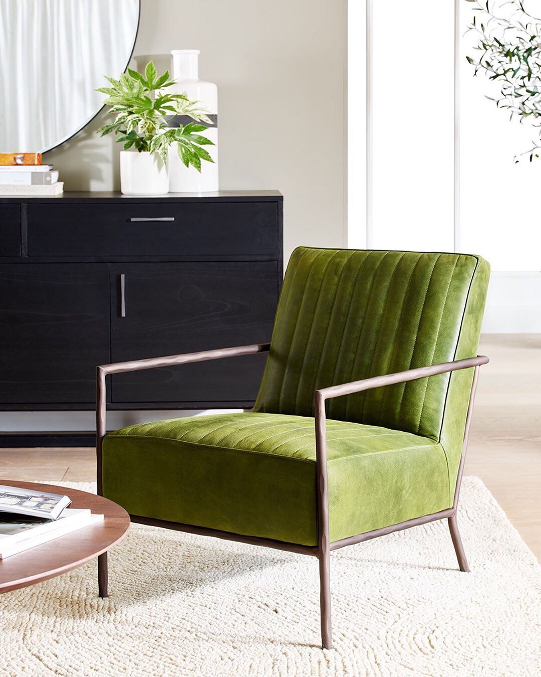 Crate&Barrel ヘイズブラックマーブルボード シンプル◎ Verge Black Sideboard + Reviews | Crate & Barrel
