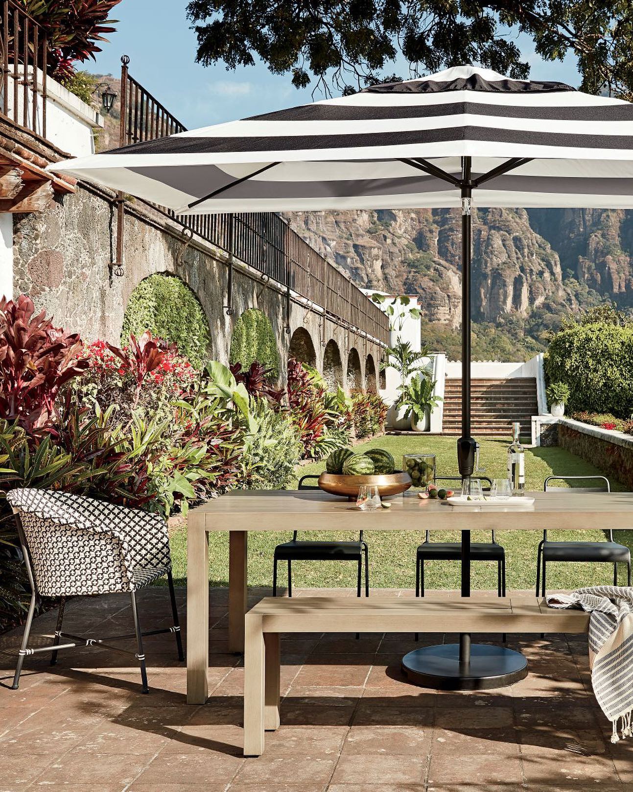 stackable black metal patio chairs